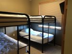 Guest room with 2 sets of twin bunk beds